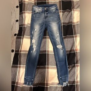 Women’s Ripped Skinny Jean! Brand: Brand: Kancan - Size: 24 - Color: Dark Wash